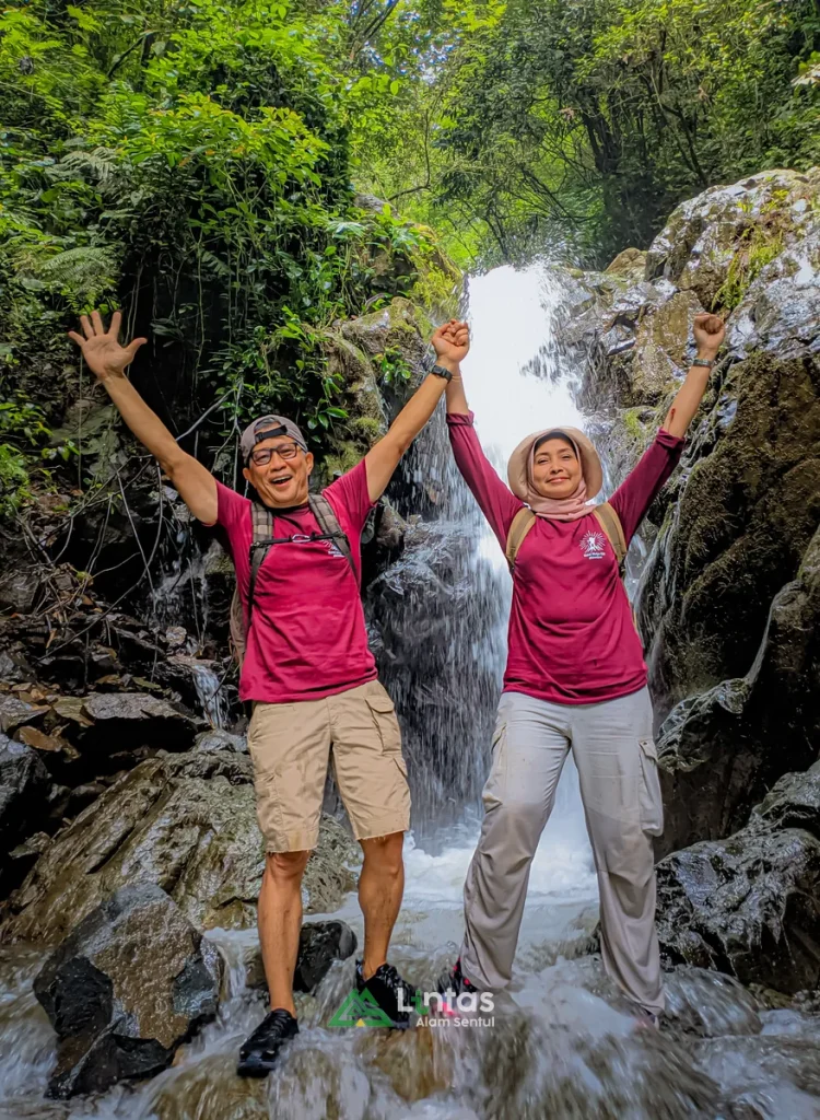 Trekking Curug Cibingbin, Paket Murah & Fasilitas Lengkap
