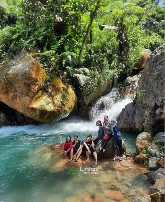 Trekking Curug Ciburial, Paket Murah dan Fasilitas Lengkap