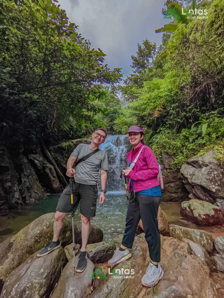 Tracking Bogor: Pilihan Rute Trekking yang Menantang
