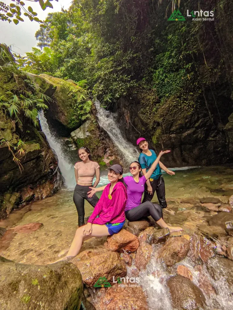 Sentul Adventure: Hiking Ekonomis dan Asyik di Bogor