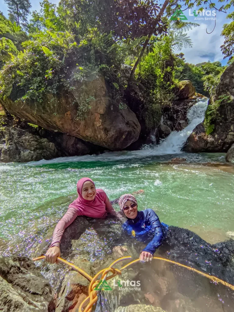 Bergabunglah dengan Lintas untuk Menyaksikan Keindahan Bogor melalui Paket Hiking Sentul