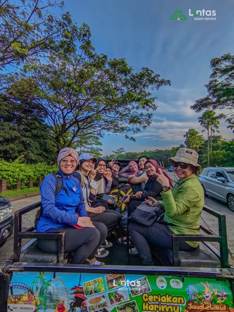Cari Paket Tracking Sentul? Explore keindahan alam Sentul bersama lintas.