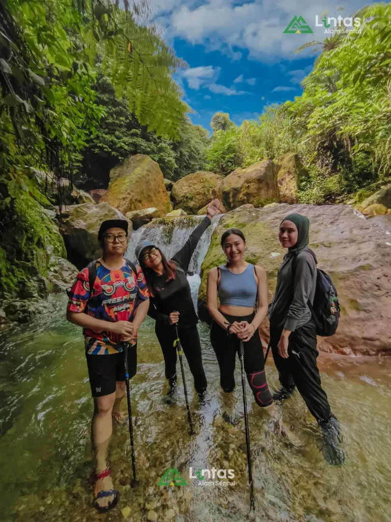 Bogor Hiking: Olahraga Asyik Sambil Mencari Keindahan Alam Sentul