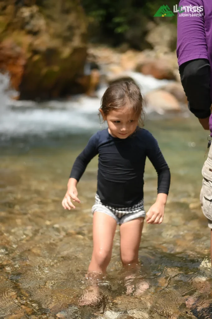 Hiking di Sentul menawarkan jalur yang mudah dan sesuai untuk Family di Bogor
