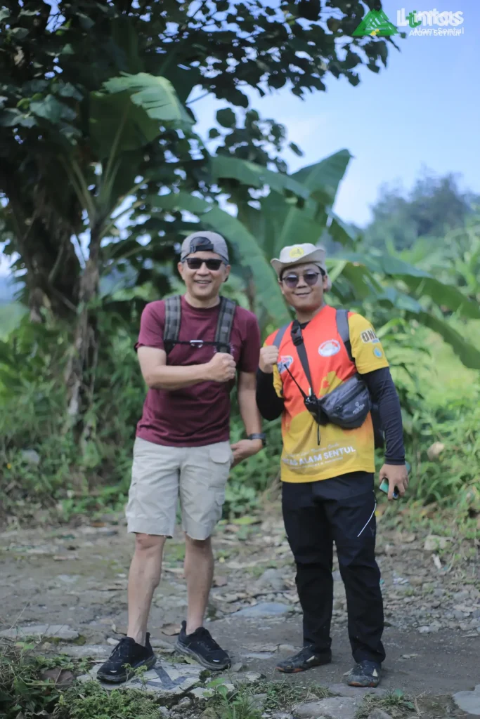 Jalur Trekking Bogor bisa untuk anak-anak hingga profesional