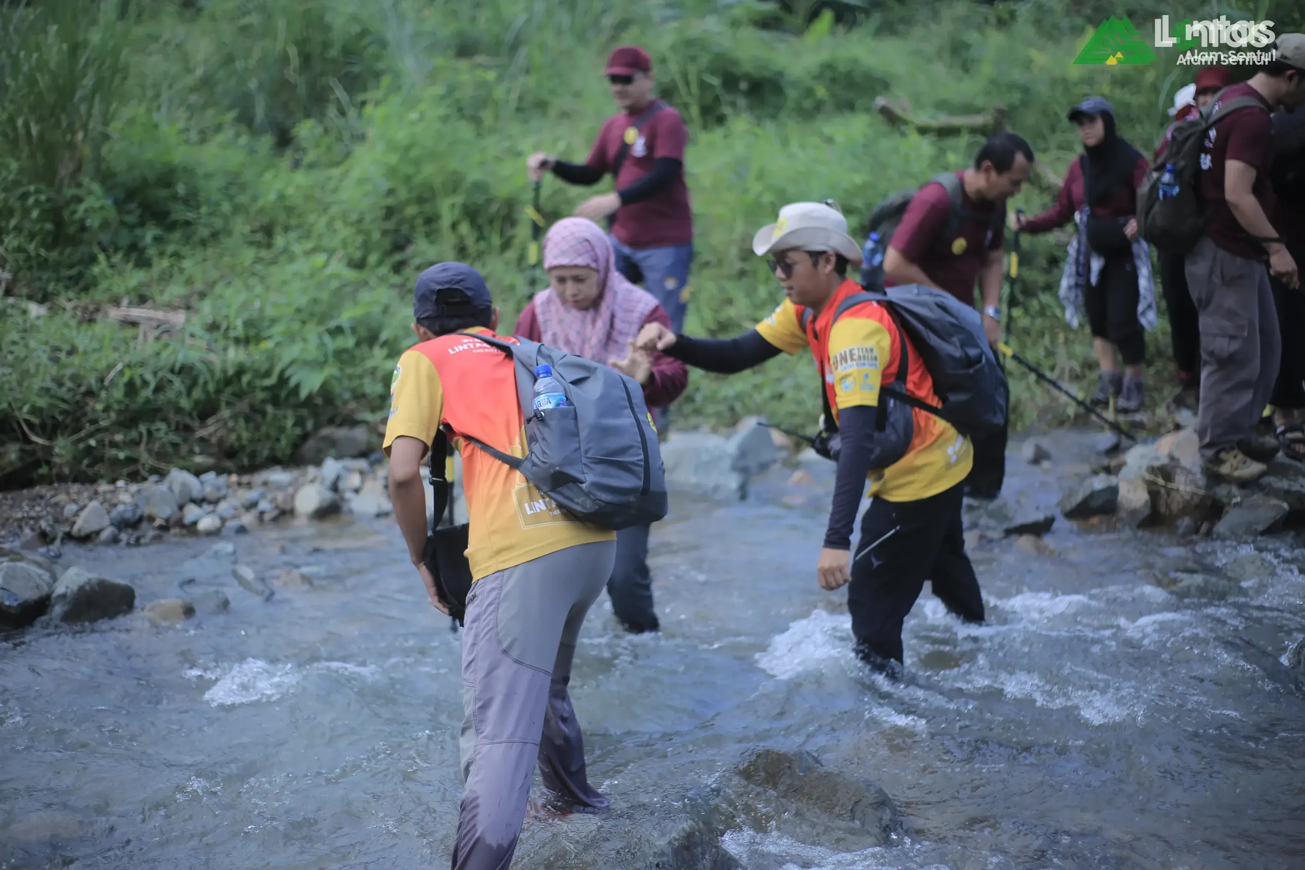 Petualangan Seru di Sentul: Paket Trekking untuk Segala Level