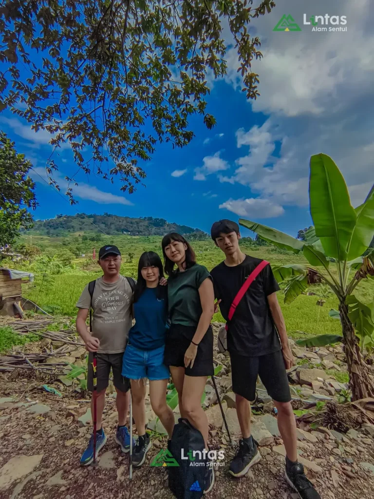 Trekking di Sentul dengan Tempat Paling Dicari