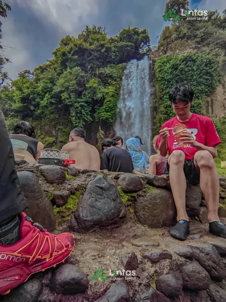 Paket Hiking Menarik di Bogor: Pengalaman Seru untuk Semua Tingkatan