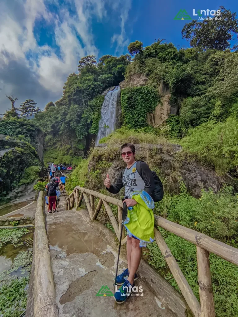 Destinasi Jalur Trekking yang Menakjubkan di Sentul