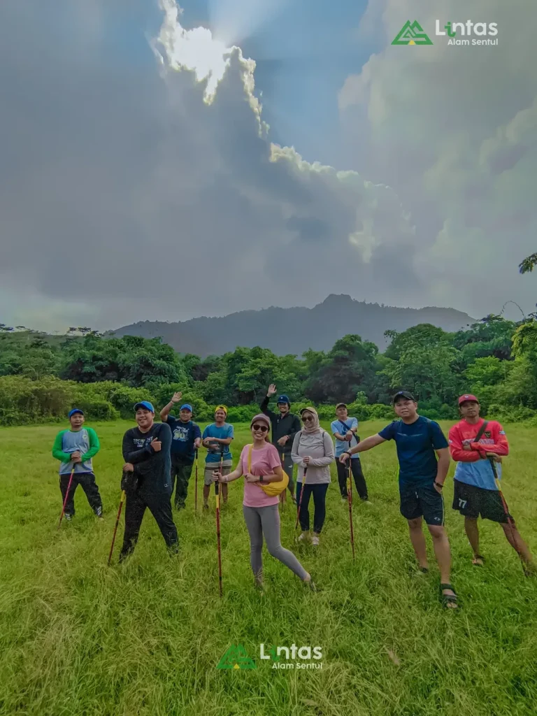 Trekking santai di akhir pekan terbaik ada di Sentul