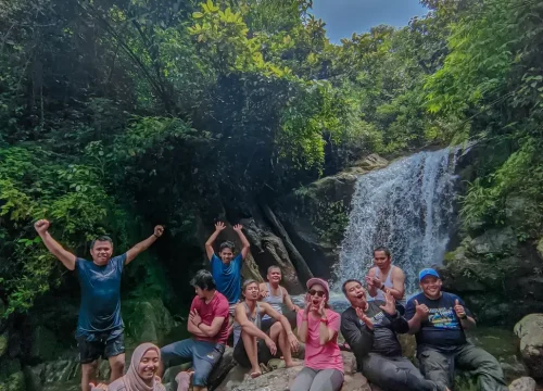 Destinasi Hiking Paling Dilirik di Sentul