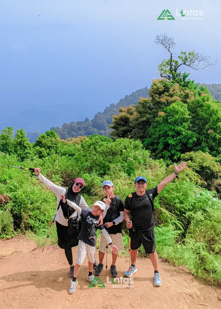 Lokasi Trekking Paling Dilirik di Sentul