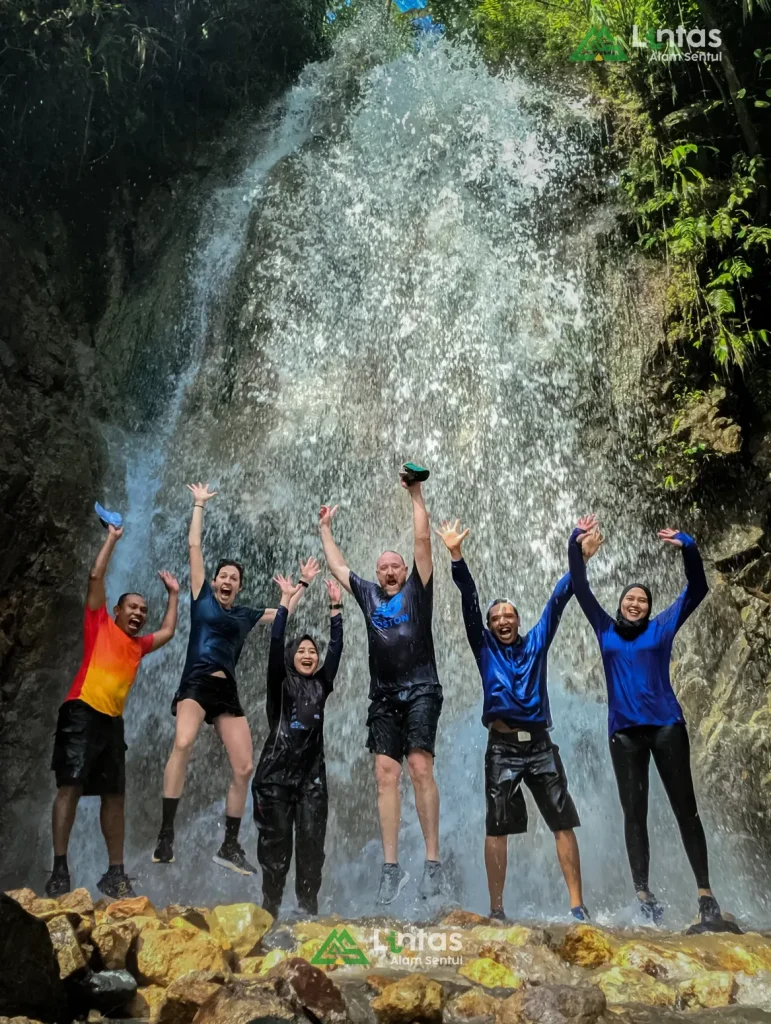Bogor merupakan Lokasi yang cocok untuk Hiking santai di Hari Libur