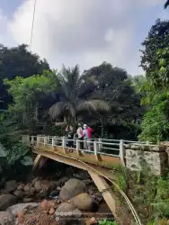 Kak Shirley Trekking Curug Kencana (2)